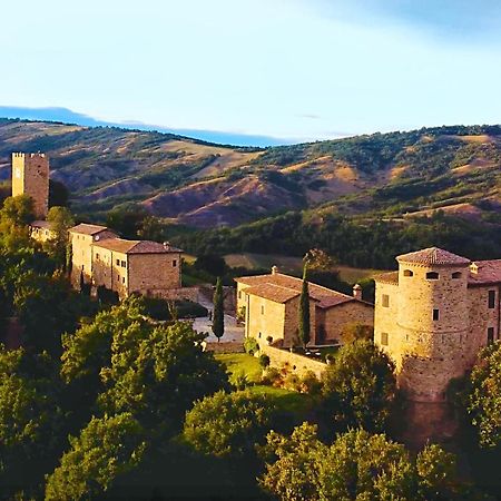 Castello Di Viano Villa Bagian luar foto