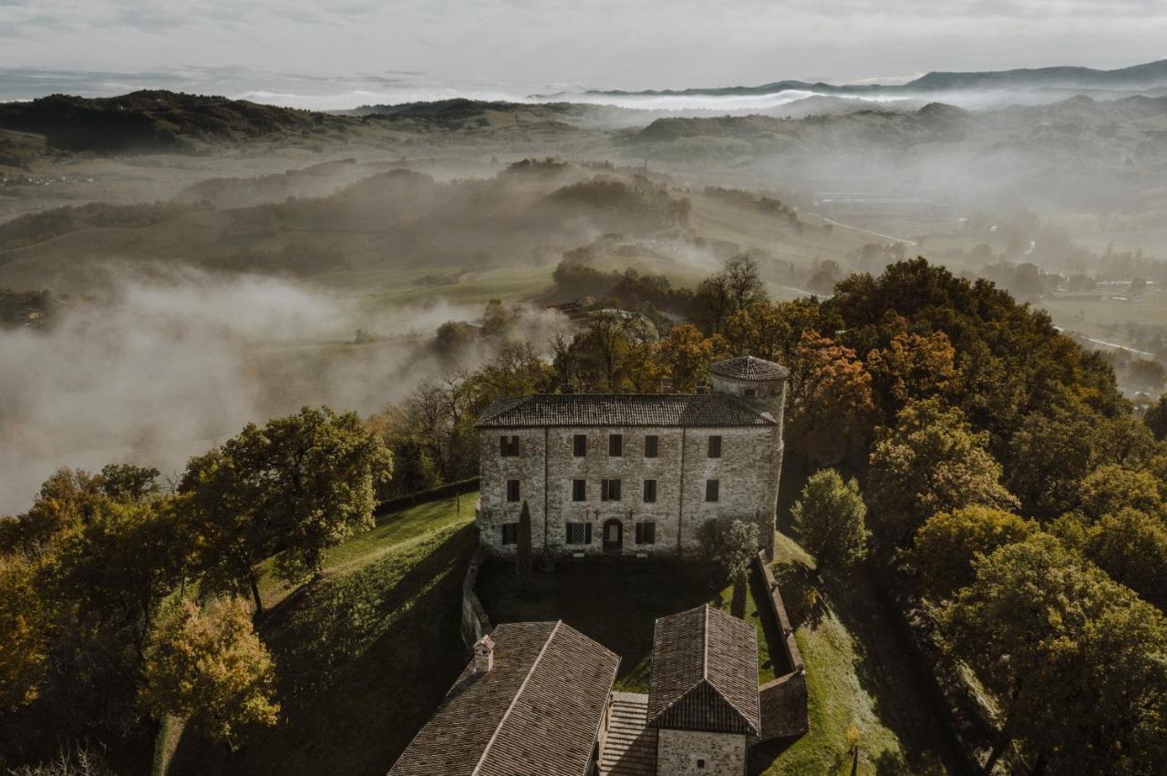 Castello Di Viano Villa Bagian luar foto
