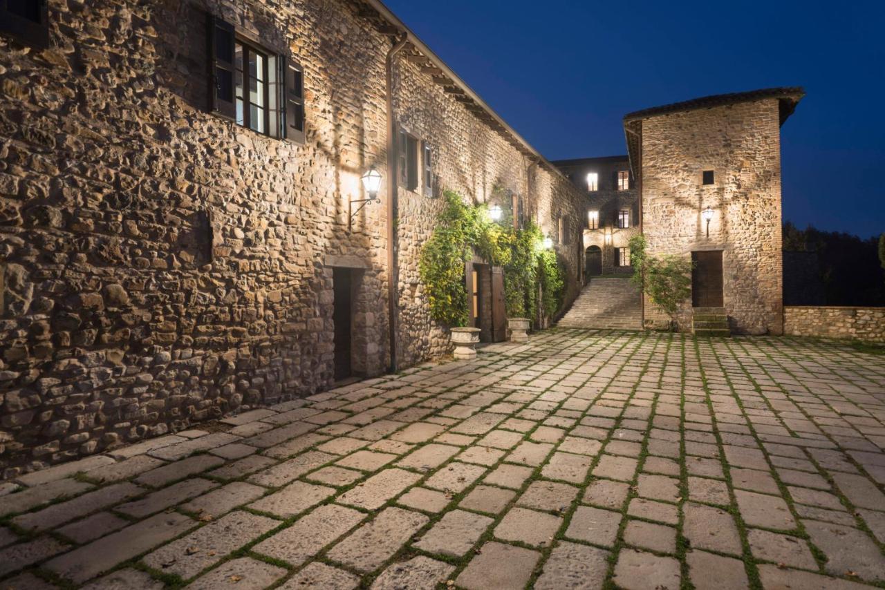 Castello Di Viano Villa Bagian luar foto