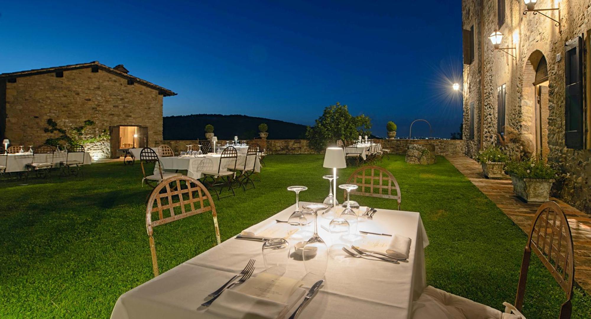 Castello Di Viano Villa Bagian luar foto