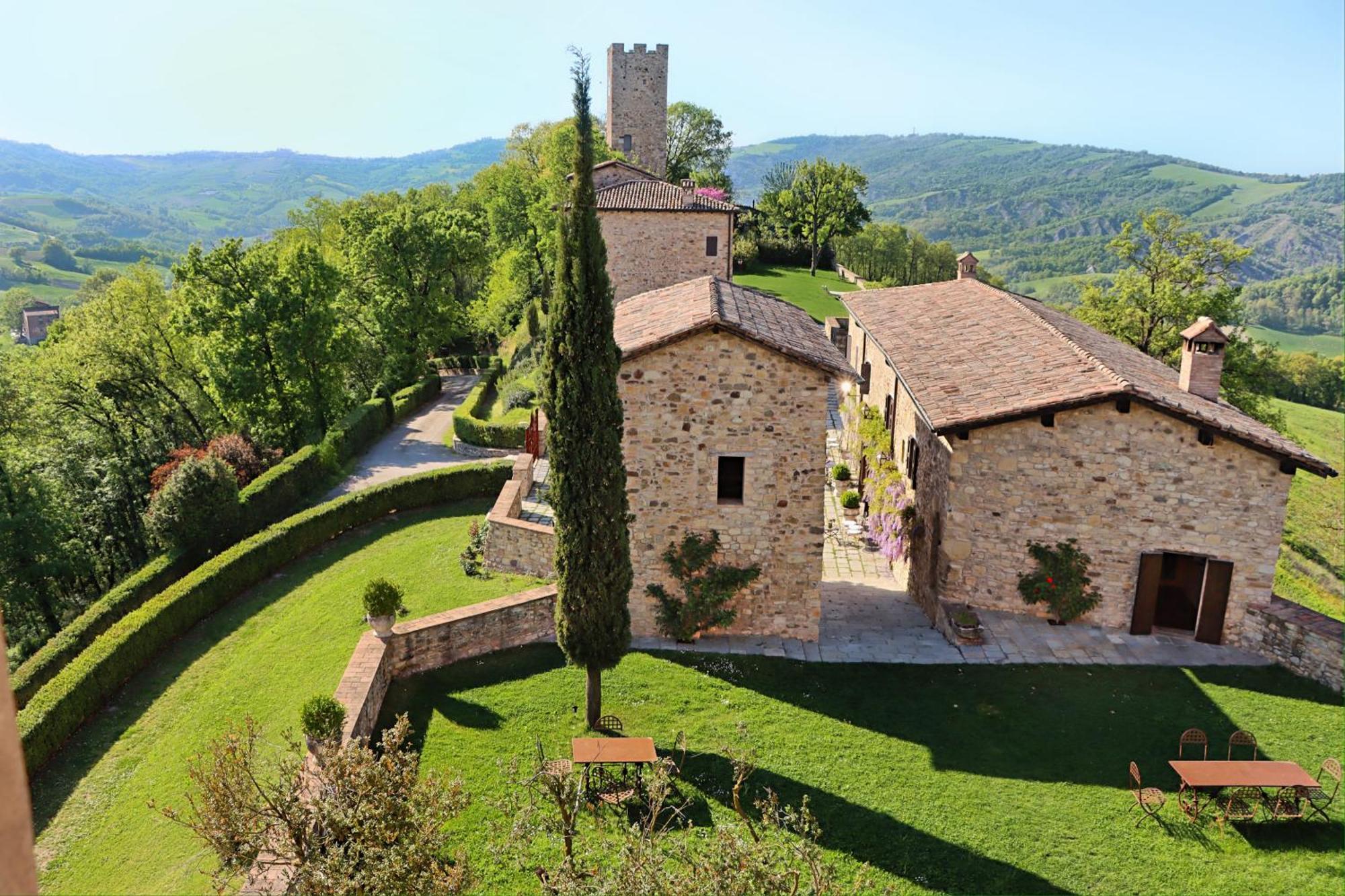 Castello Di Viano Villa Bagian luar foto