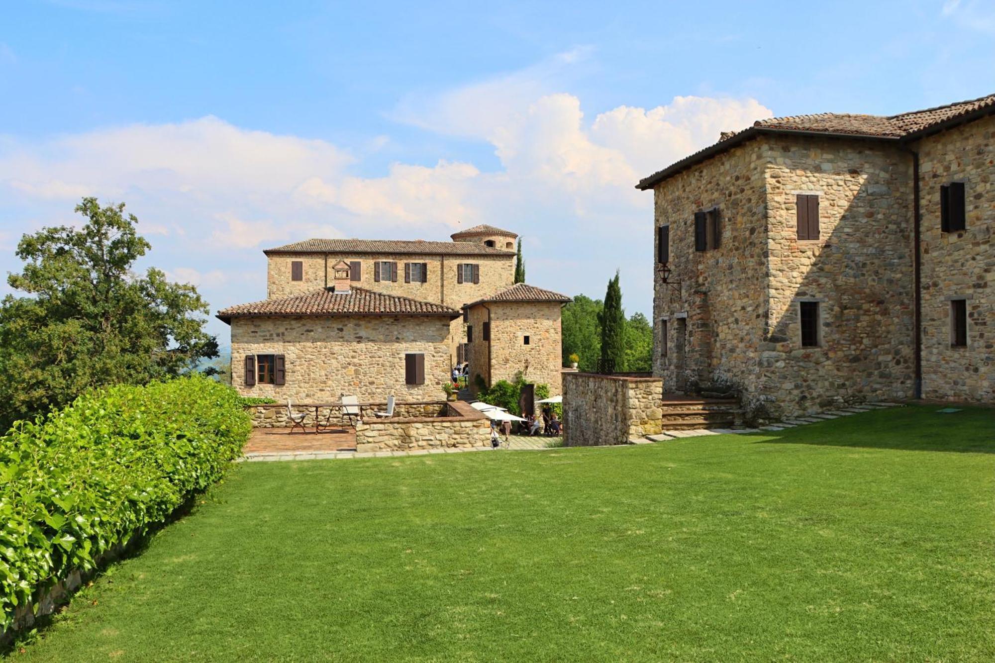 Castello Di Viano Villa Bagian luar foto