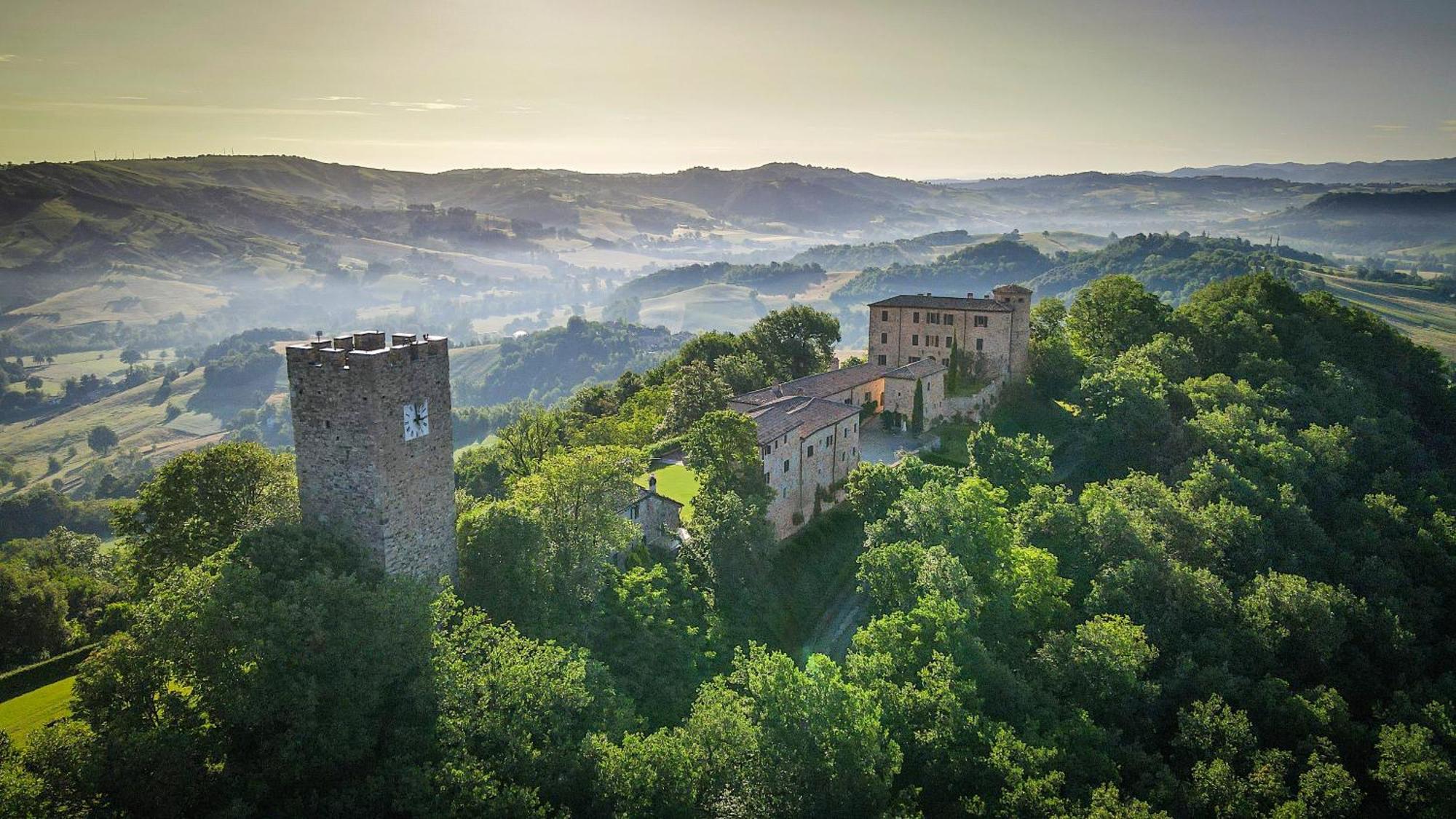 Castello Di Viano Villa Bagian luar foto