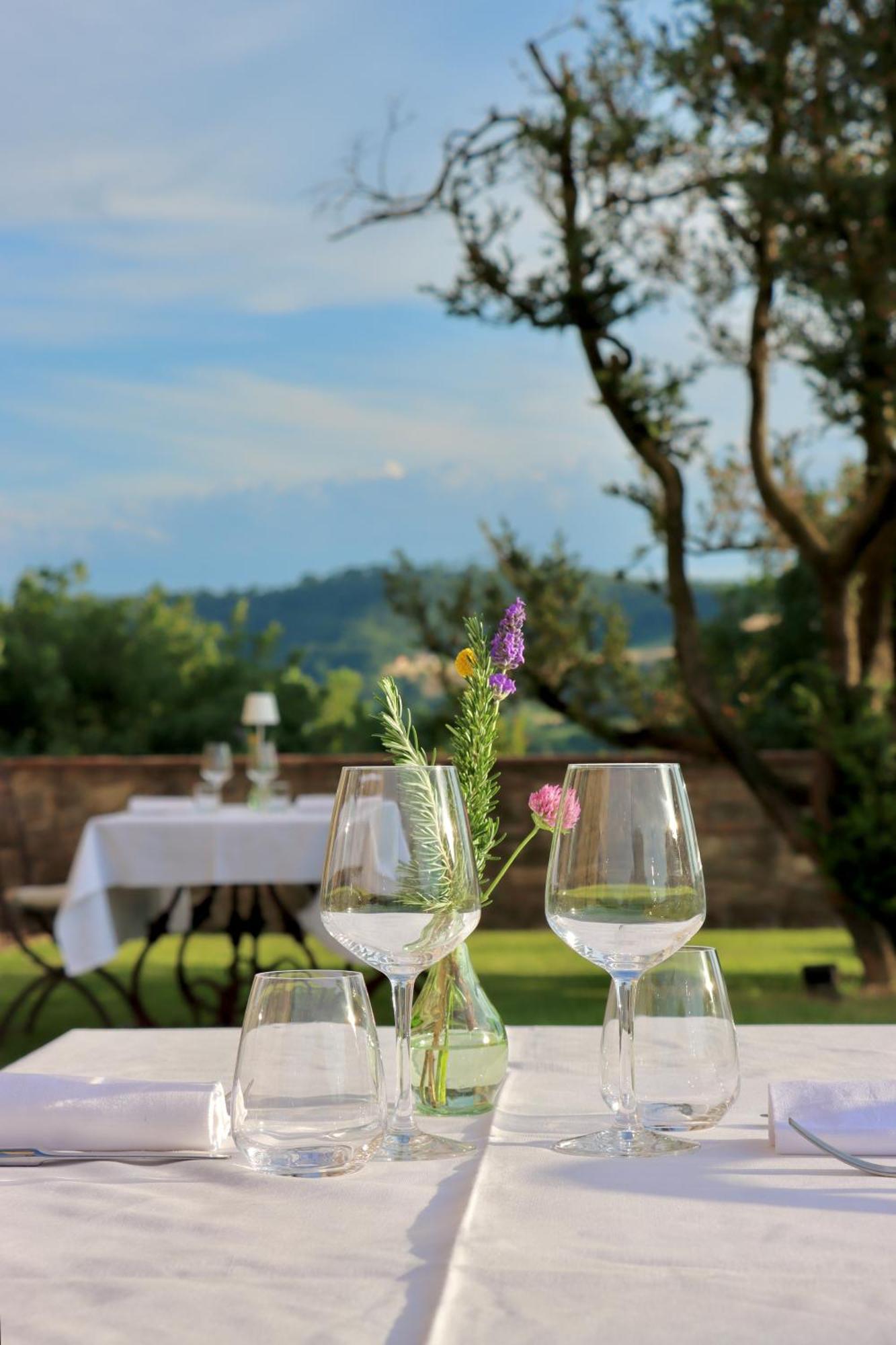 Castello Di Viano Villa Bagian luar foto