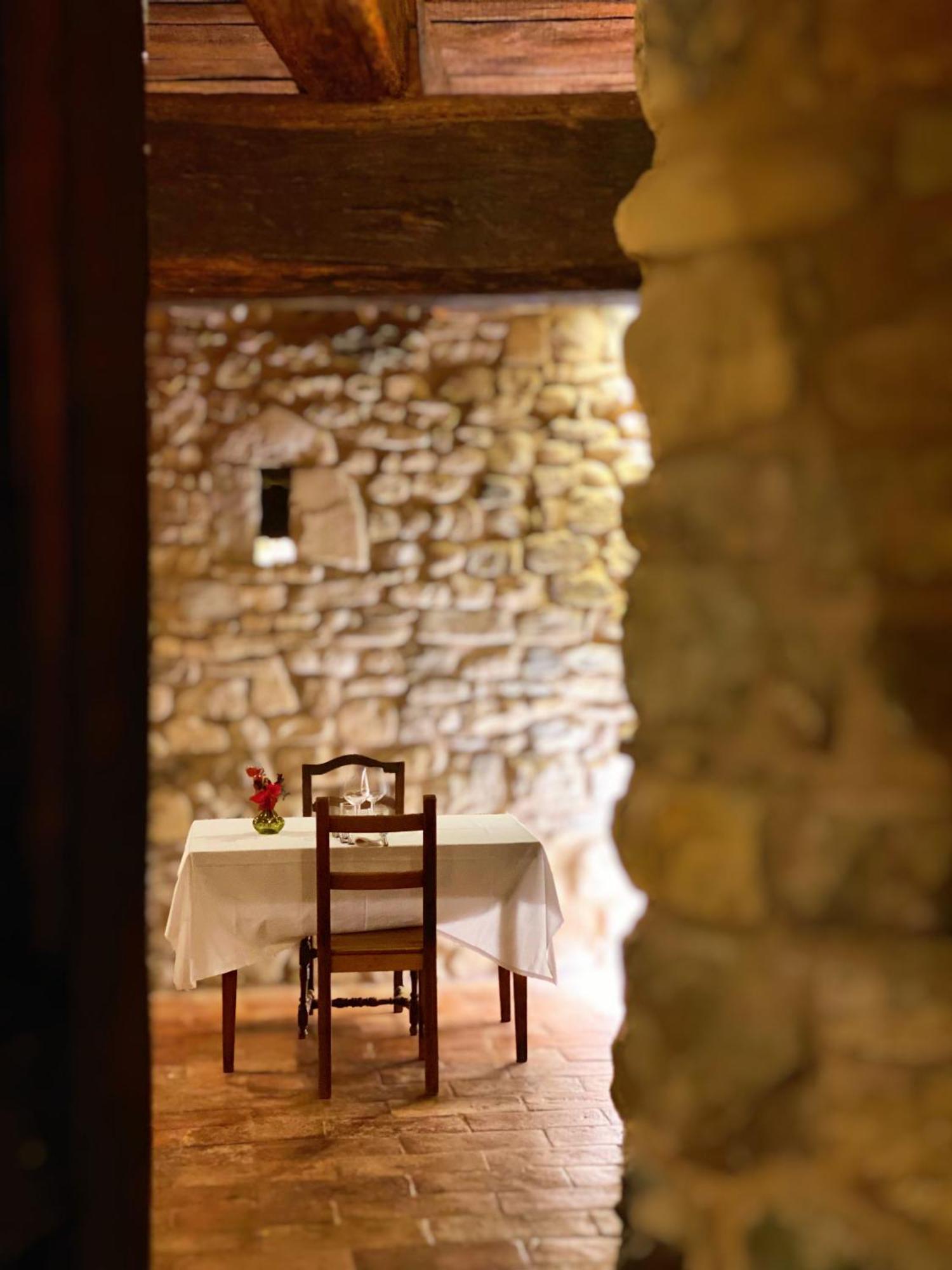 Castello Di Viano Villa Bagian luar foto